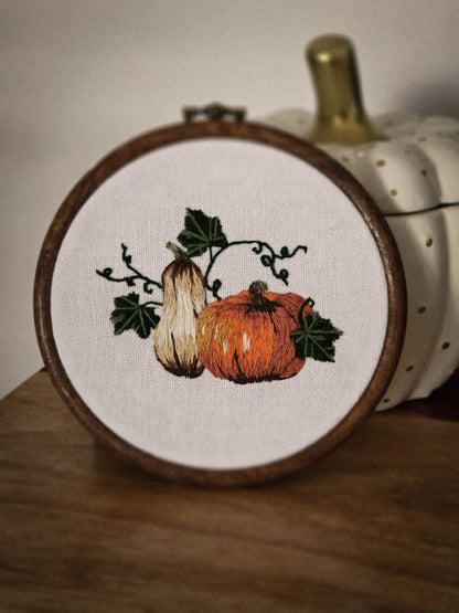 Broderie à accrocher : Citrouille et courge